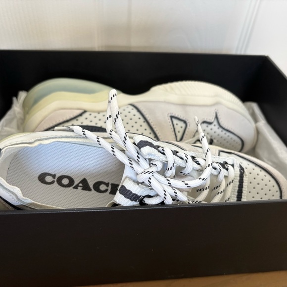 Coach Woman’s Black and White CitySole Noe Runner Size 5.5 - Picture 5 of 12